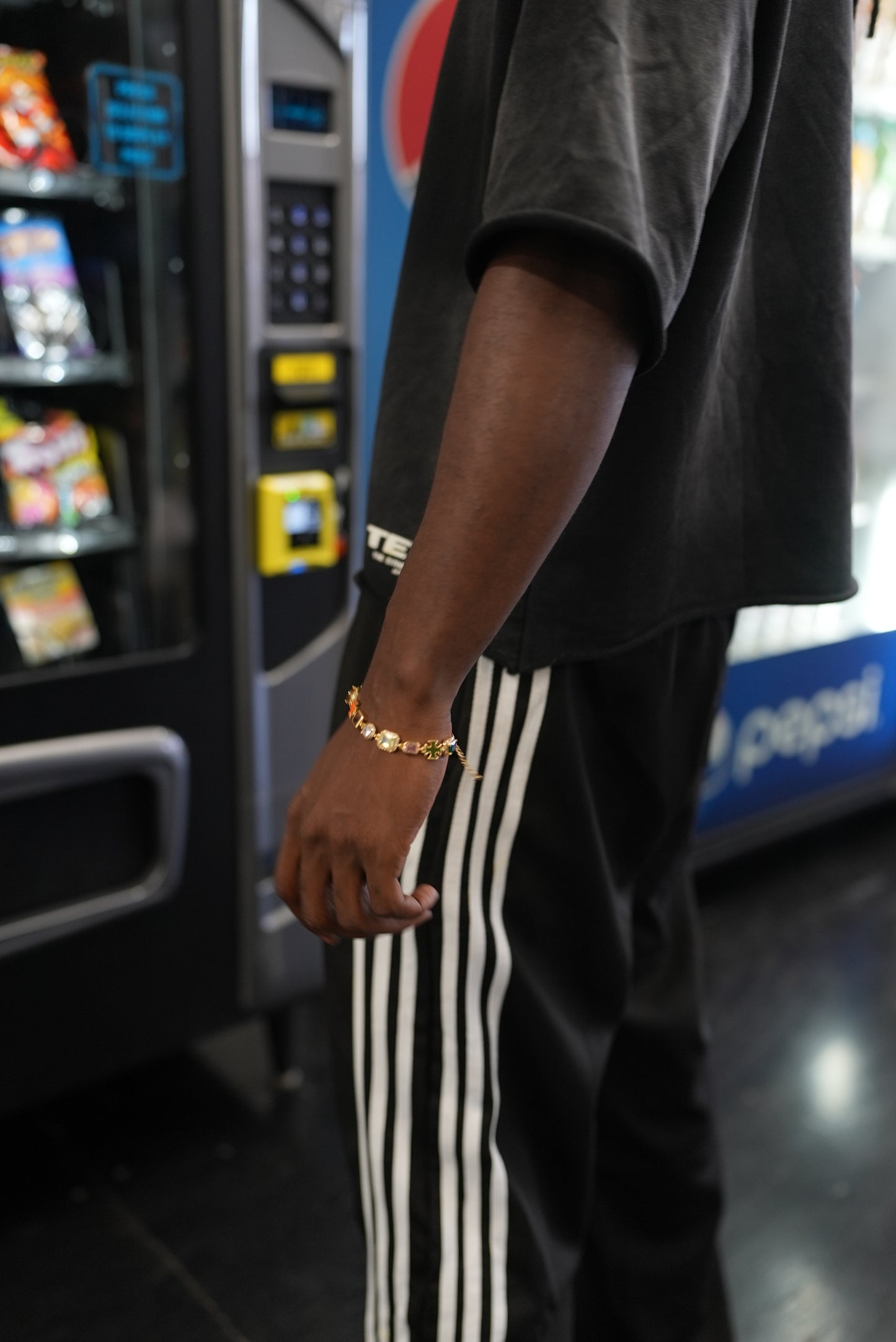 Either Way “Tewb Puff” Faded Cropped Distressed T