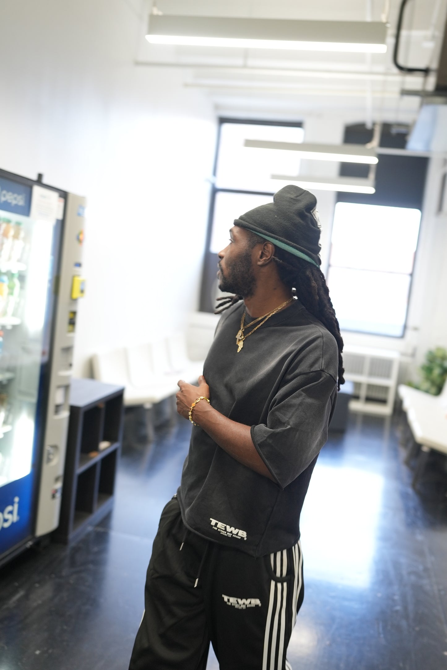 Either Way “Tewb Puff” Faded Cropped Distressed T